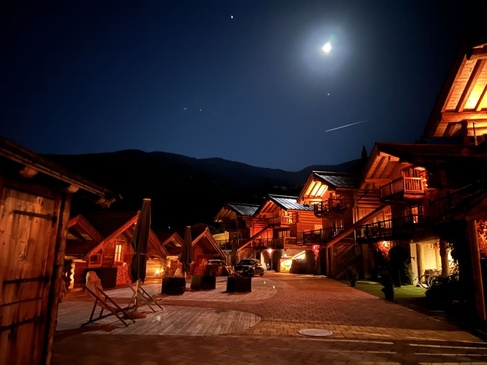 Außenansicht Hüttendorf Maria Alm