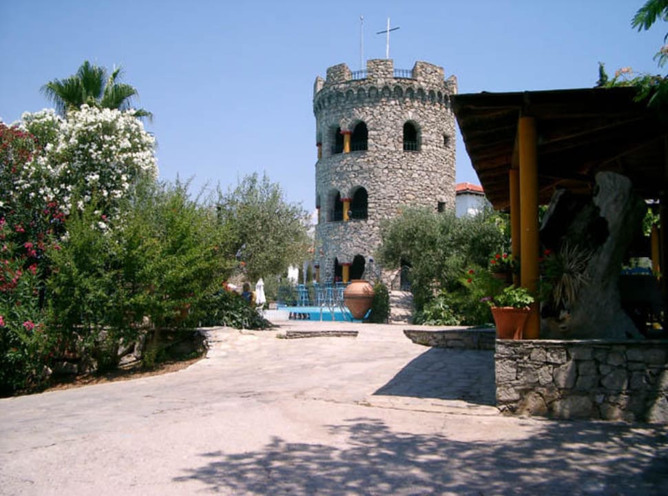 Geranion Village- auf dem Weg zum Pool Hotel Geranion Village