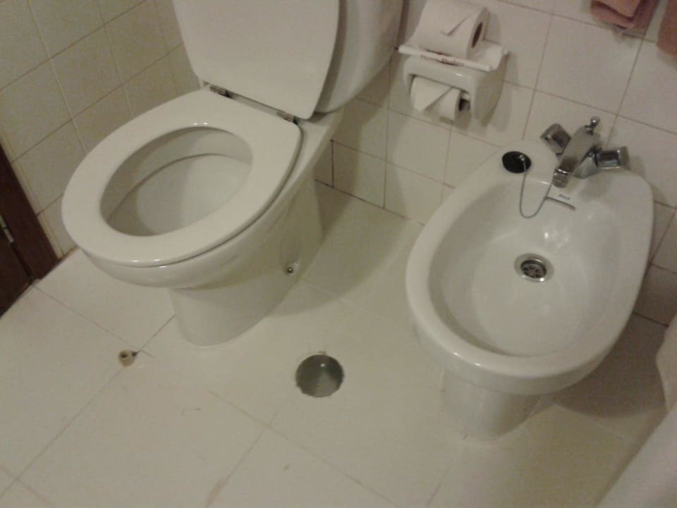 Sanitäranlage Zimmer Hotel Dom Pedro Garajau