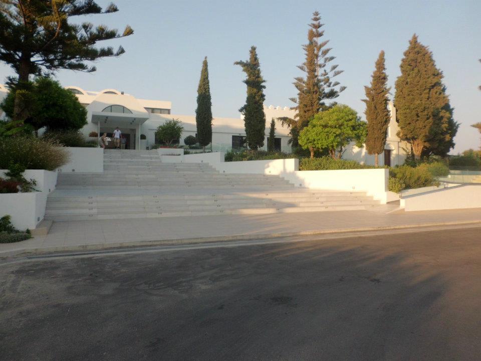 Treppe zur Lobby TUI BLUE Oceanis Beach and Spa Resort