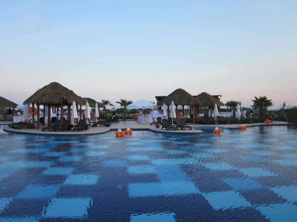 Sunset Dinner am Pool Sherwood Blue Belek