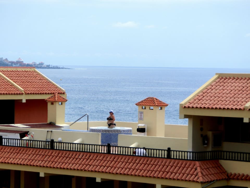 Blick auf Whirlpool im 3. Stock HOVIMA Jardin Caleta