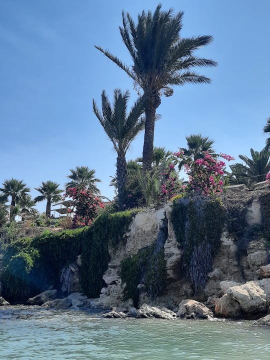 Strand Crystal Springs Beach Hotel