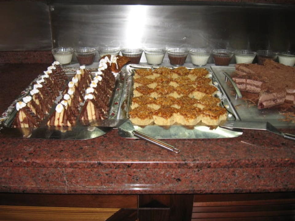 Ein kleiner Teil des Nachtisches Club Grand Aqua