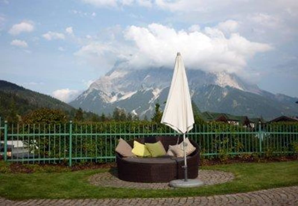 Sitzecke Außenanlage Alpenrose - Familux Resort