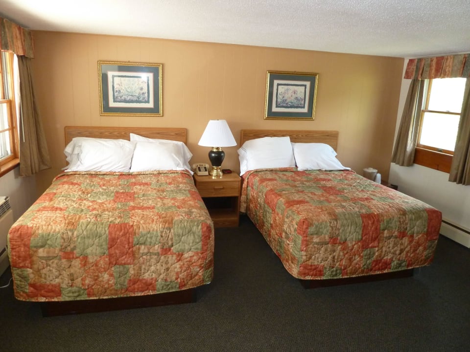 Queen-Size-Betten Woodwards White Mountain Resort, BW Signature Collection