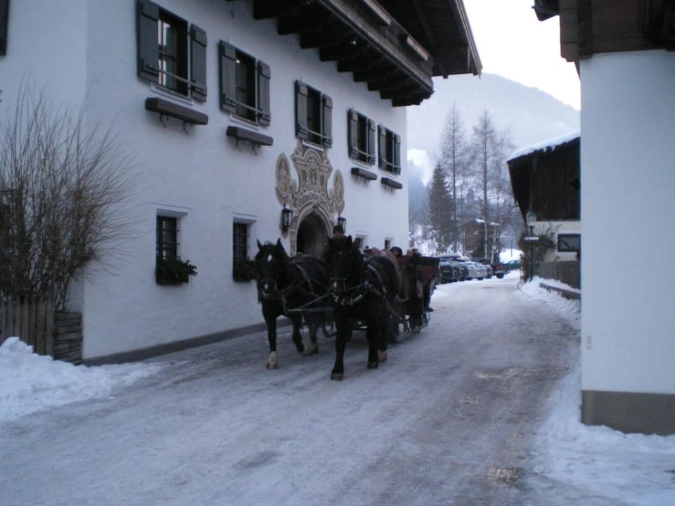 Schlittenfahrt am Hüttwirt vorbei Gasthof Hüttwirt
