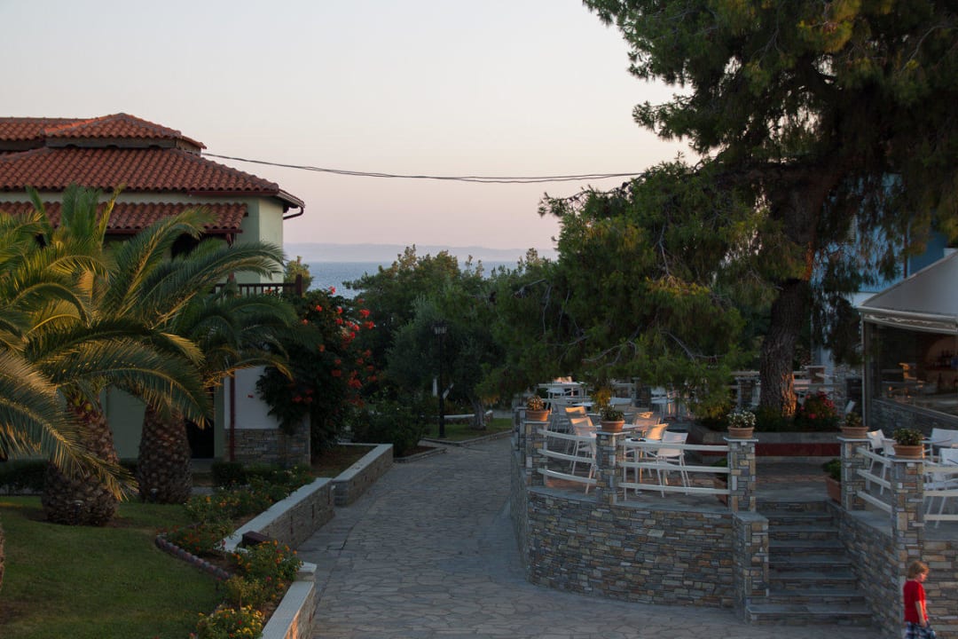 Hotelbar, Garten, Haus & Meer Blue Dolphin Resort Hotel