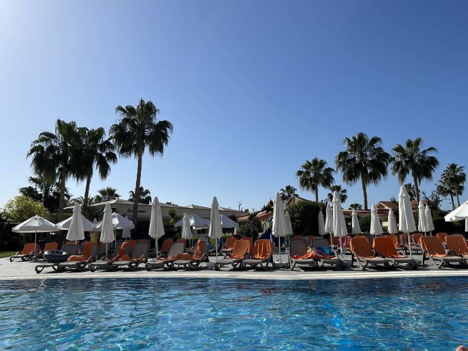 Pool Side Mare Resort & Spa