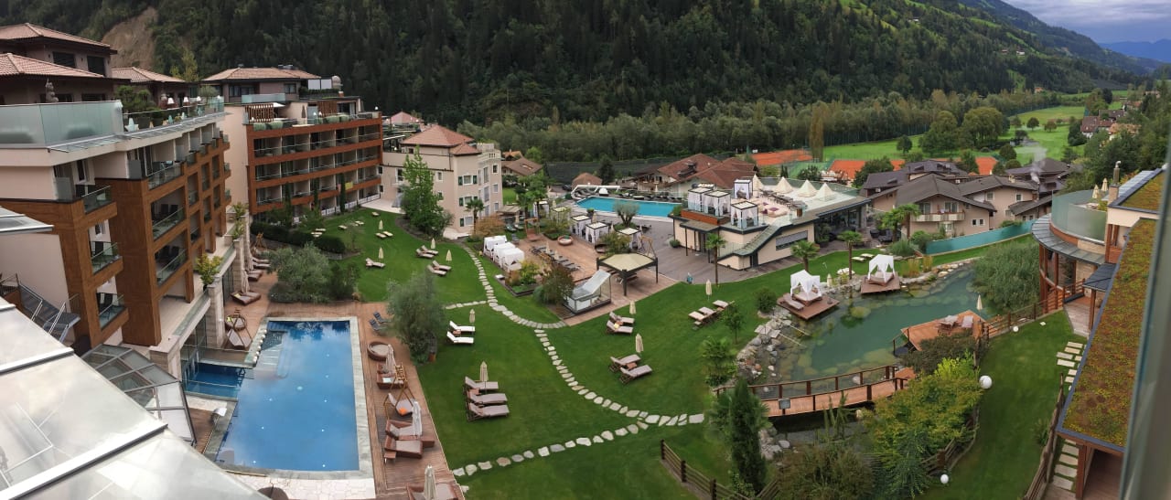 Blick von der Terrasse des Penthouse Chalets Quellenhof Luxury Resort Passeier