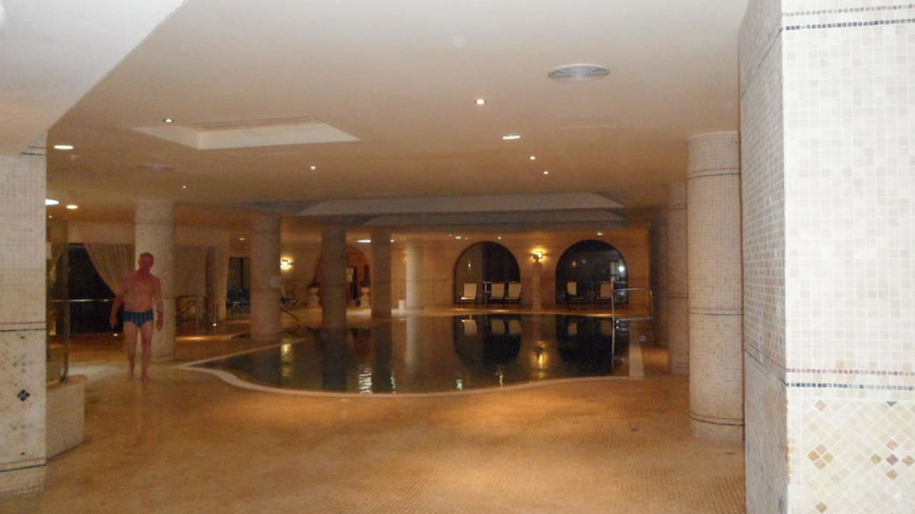 Vers spa intérieur et piscine Riviera Spa Resort - Adults Only