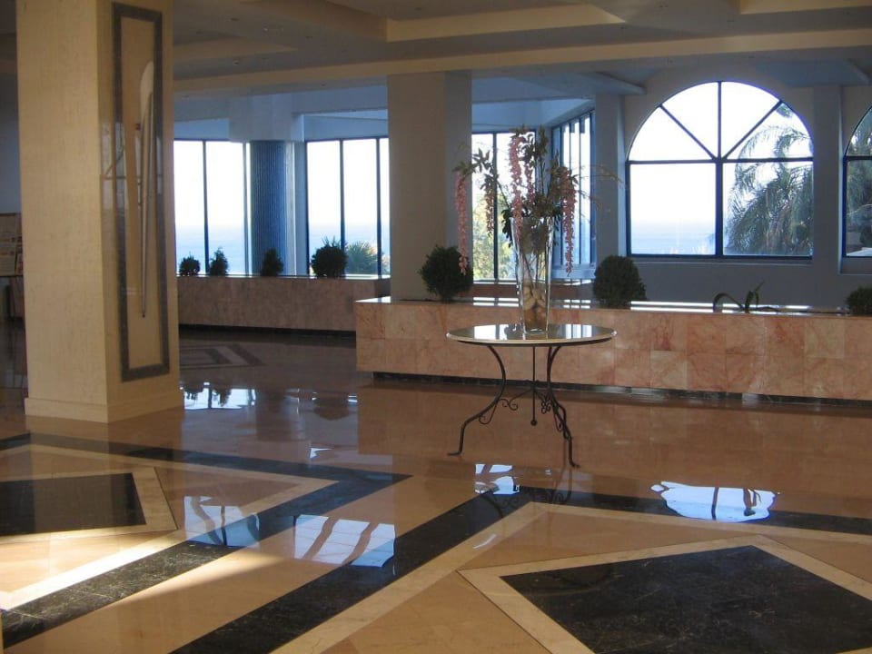 Eingangsbereich Kresten Palace Hotel