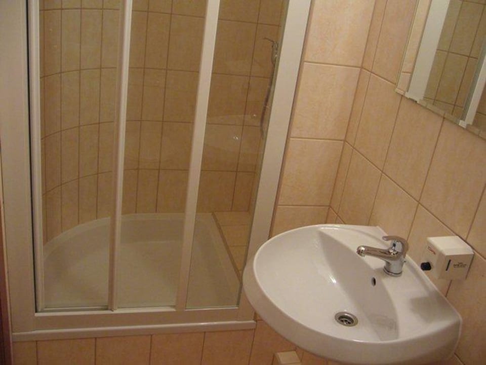 Classic Zimmer - Dusche/WC Villa Centro