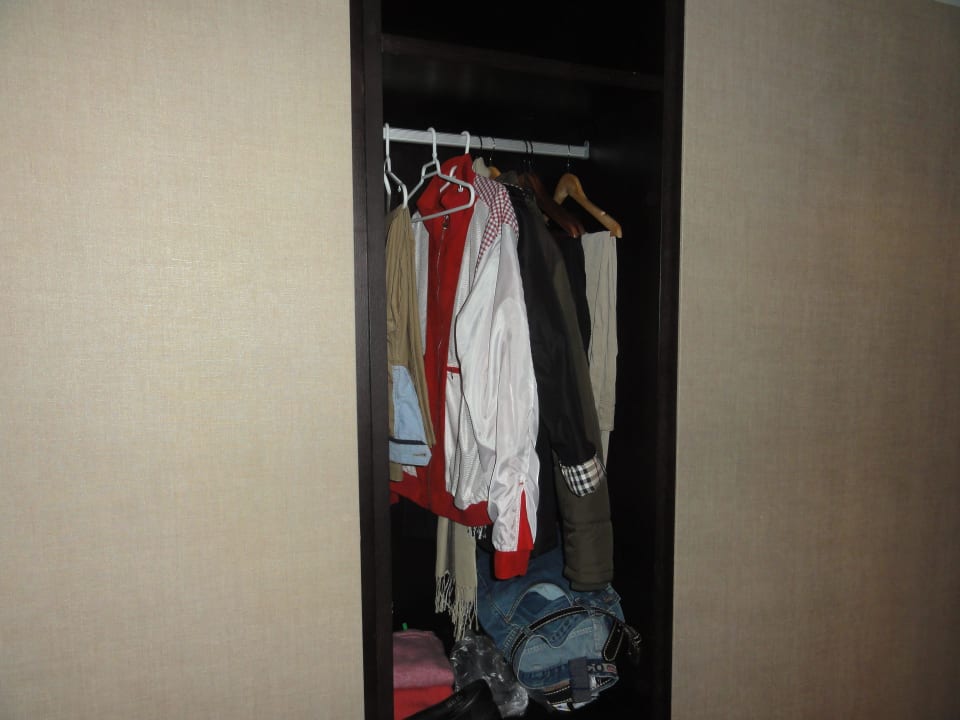 Offener Kleiderschrank Czar Lisbon Hotel