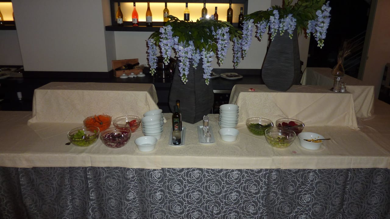 Reichhaltige Antipasti Buffet am Abend Hotel Zen Versilia