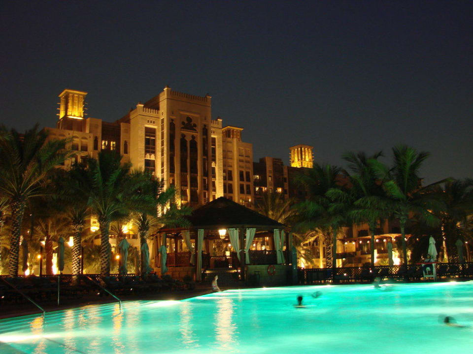 Pool vor dem Hotel Mina A' Salam Jumeirah Mina Al Salam