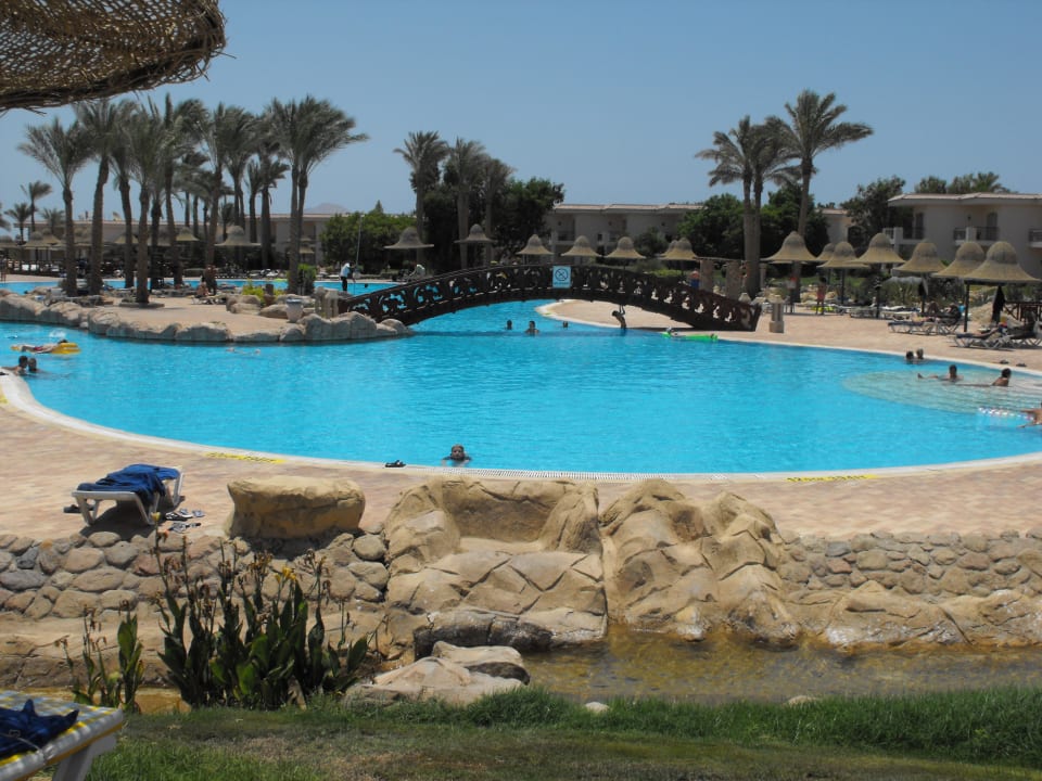 Hauptpool Parrotel Beach Resort