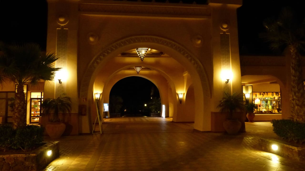 Plaza bei Nacht Hotel Riu Touareg
