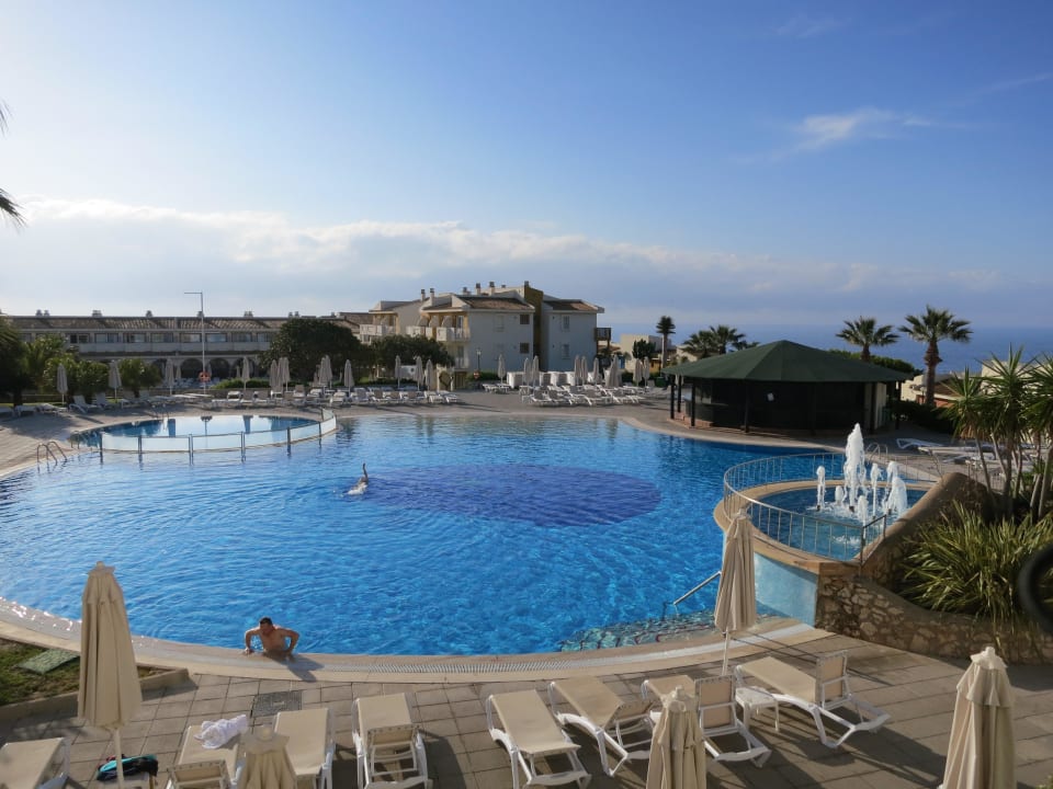 Poolanlage blau punta reina