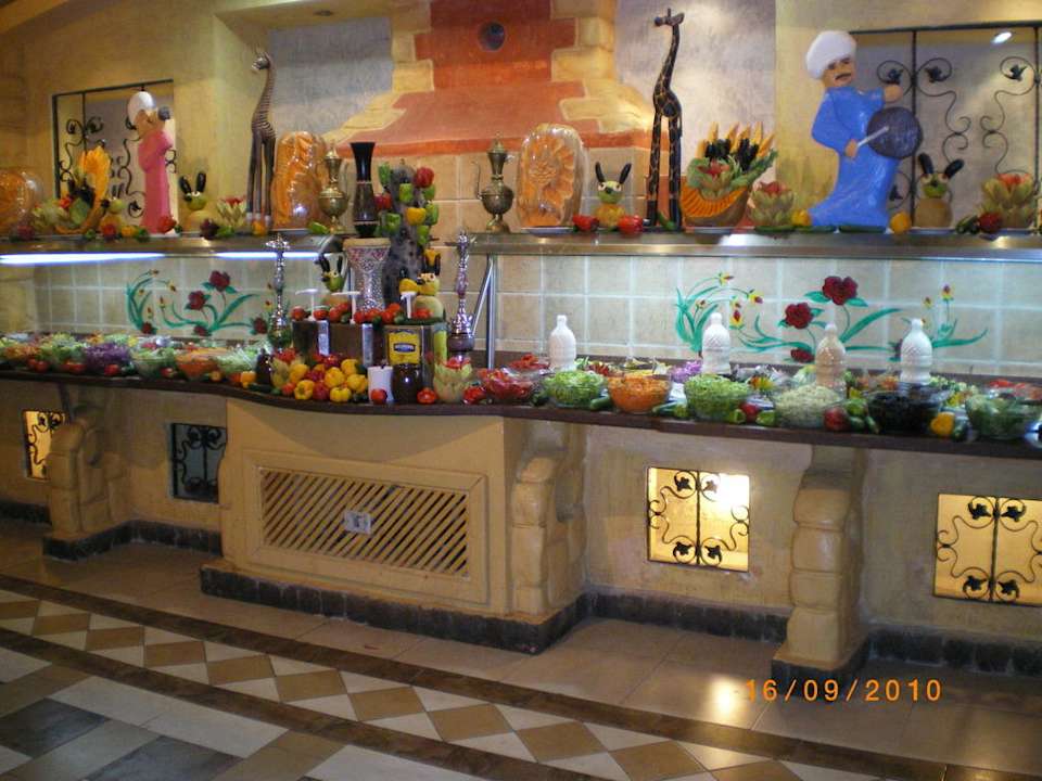 Buffet im Hauptrestaurant Pickalbatros Alf Leila Wa Leila Resort - Neverland Hurghada