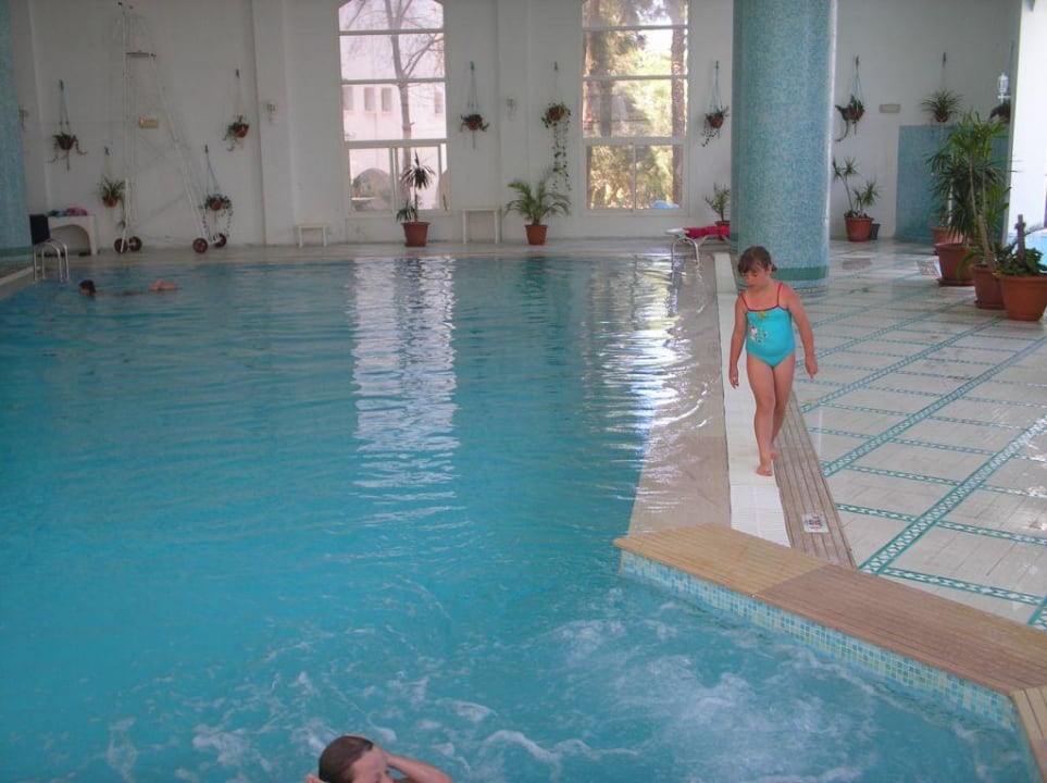 Kryty basen Marhaba Royal Salem