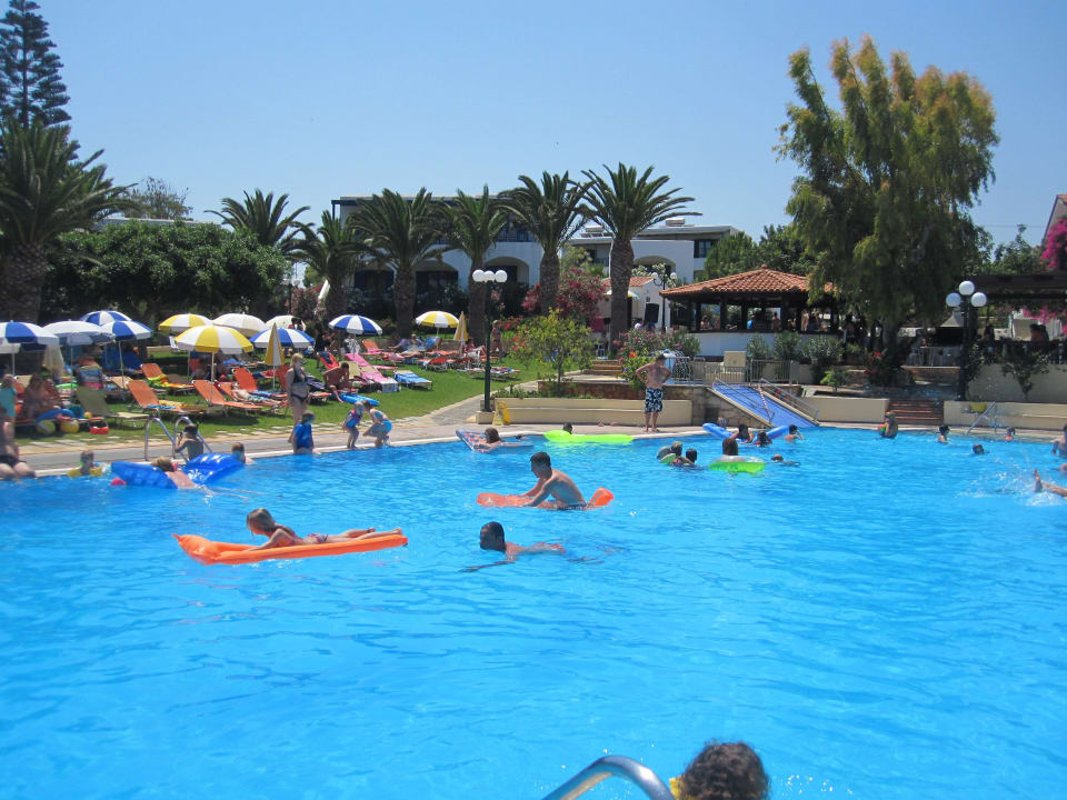 Türkisfarbenes Wasser TUI SUNEO Chrissi Amoudia