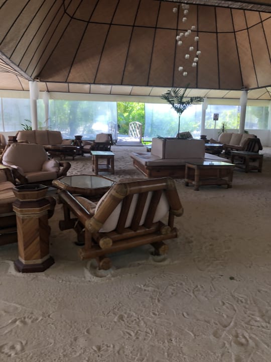 Lobby Angaga Island Resort