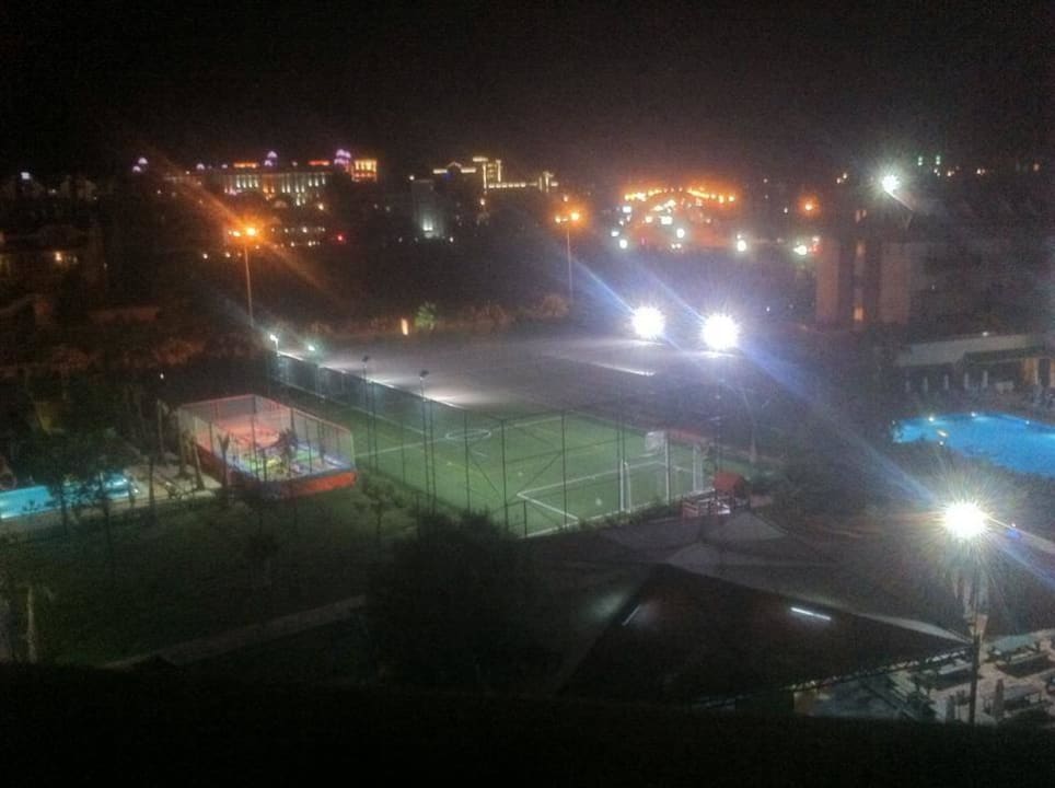 Fußballplatz, Spielplatz, Trampoline Hane Family Resort