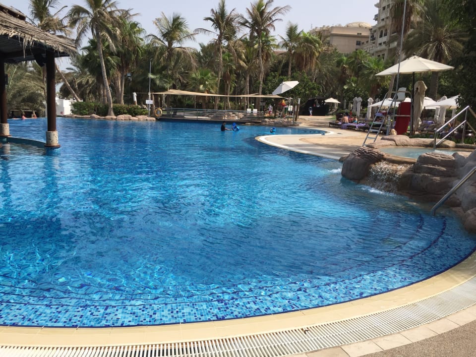 Pool Le Meridien Mina Seyahi Beach Resort & Waterpark