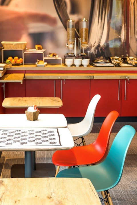 Salle petit-déjeuner Hotel Ibis Lorient Centre Gare