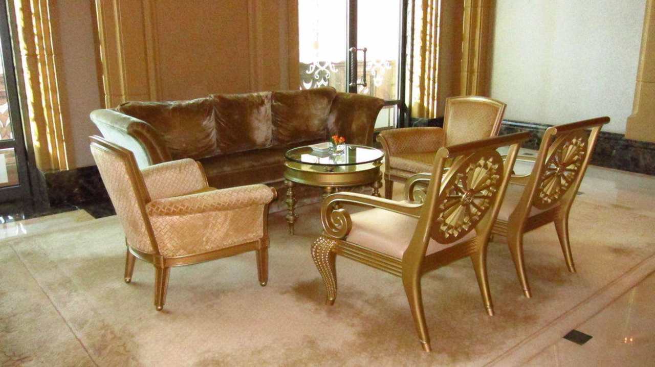 Eine der unzähligen Hallen Emirates Palace Mandarin Oriental