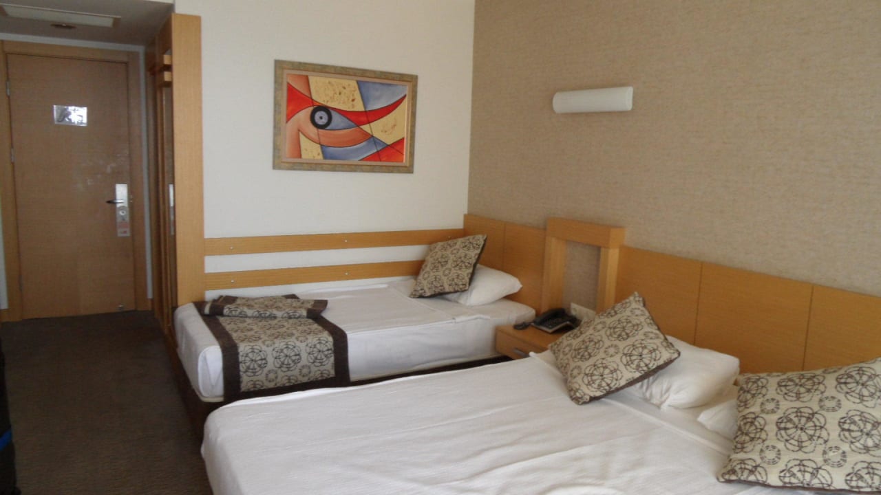 Doppelzimmer 7. OG mit Zustellbett Saphir Resort & Spa