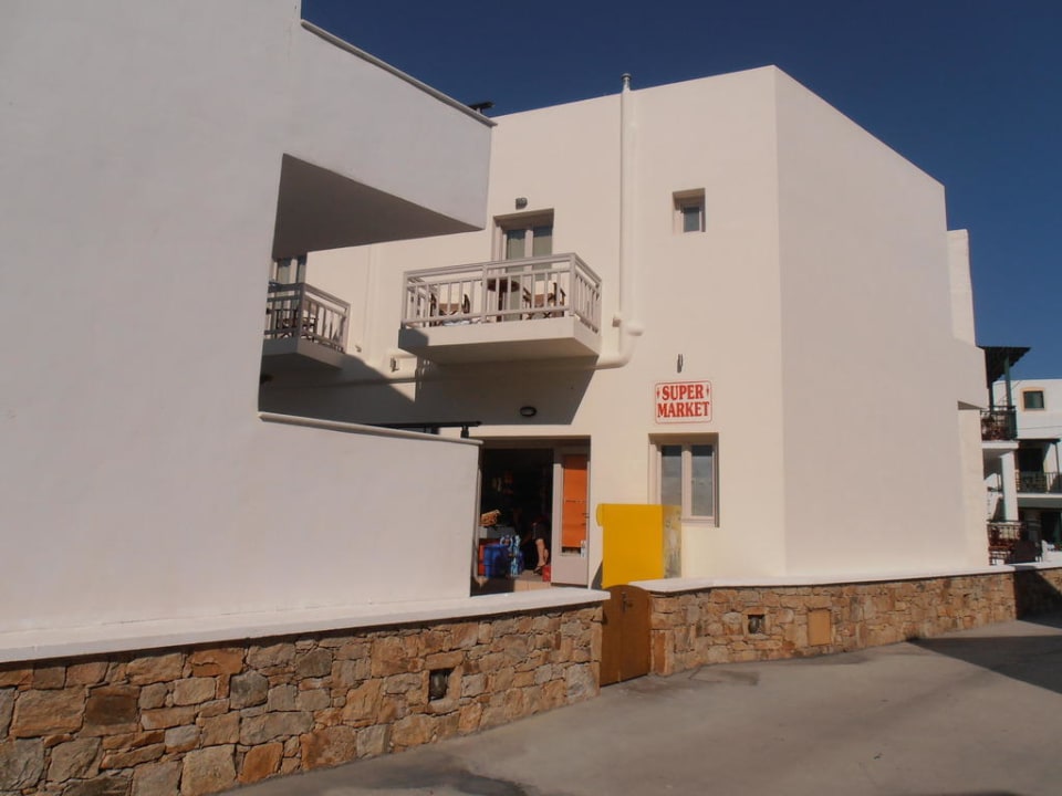 Supermarkt neben dem Hotel Naxos Resort Beach Hotel