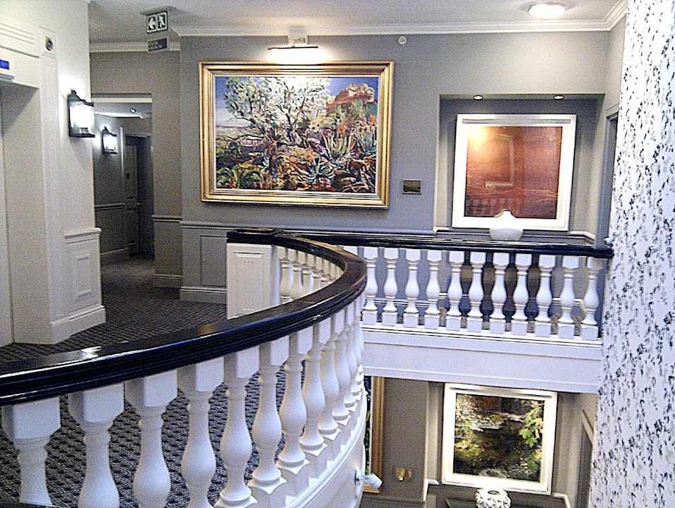 Flur zu den Zimmern Hotel 54 on Bath