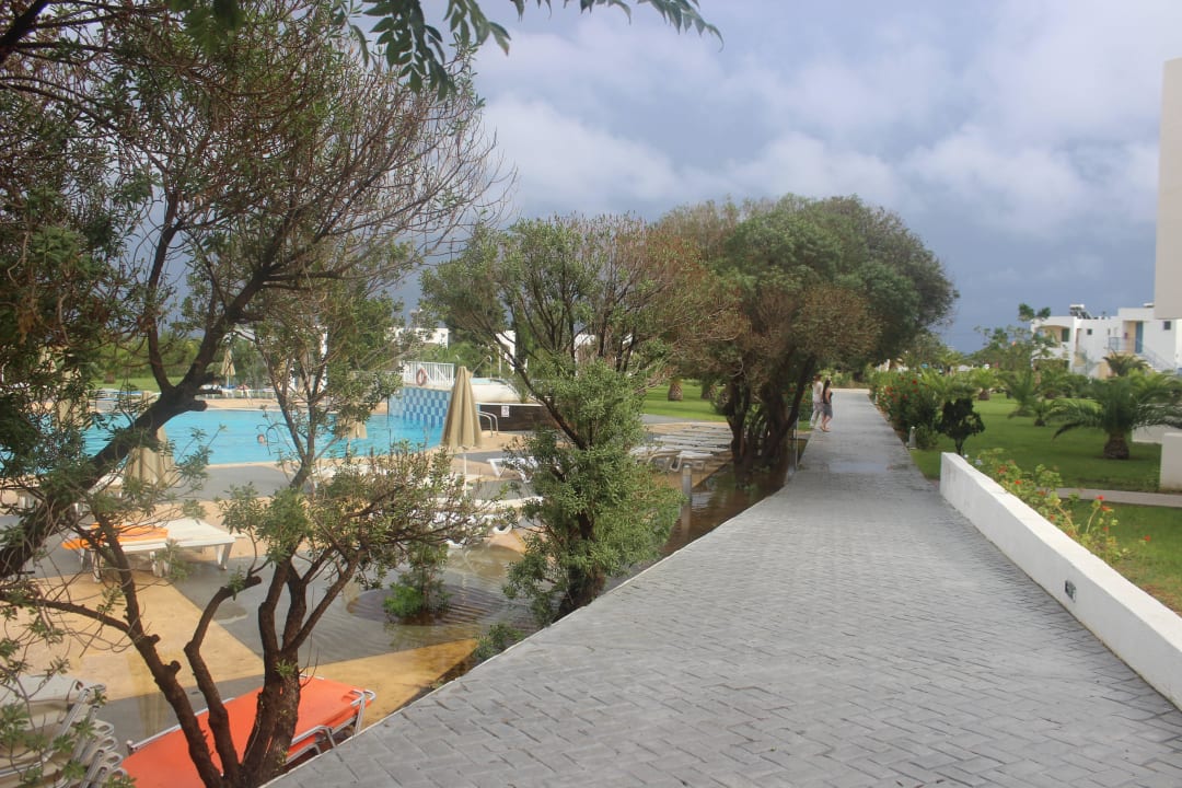 Woda ne tylko w basenie  Sovereign Beach Hotel