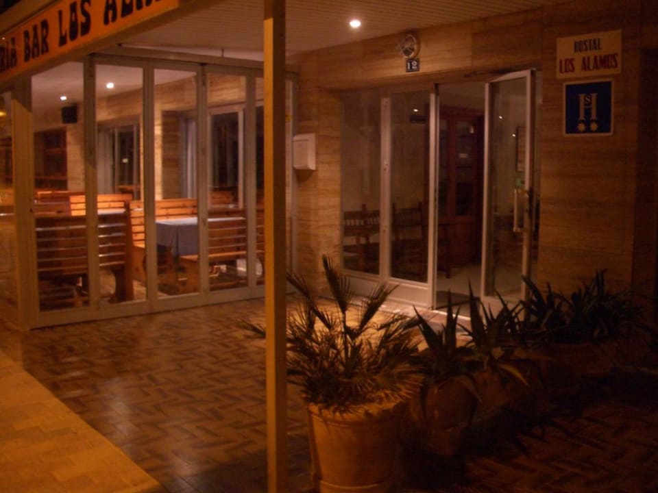 Außenansicht Hotel Hostel Los Alamos