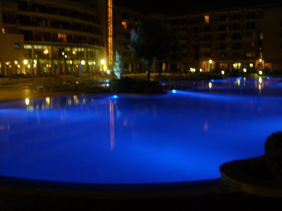 Pool bei Nacht HVD Clubhotel Miramar