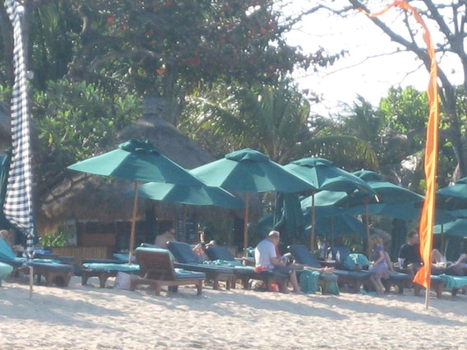 Liegen am Strand Novotel Bali Benoa Hotel