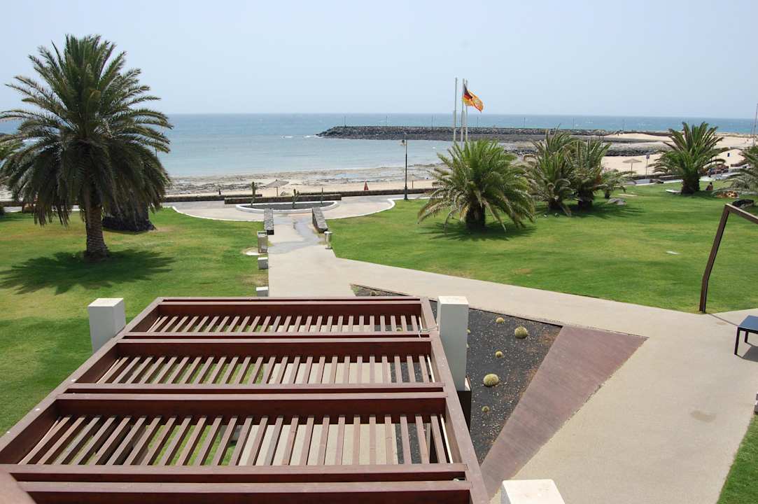 Weg zum Strand HD Beach Resort