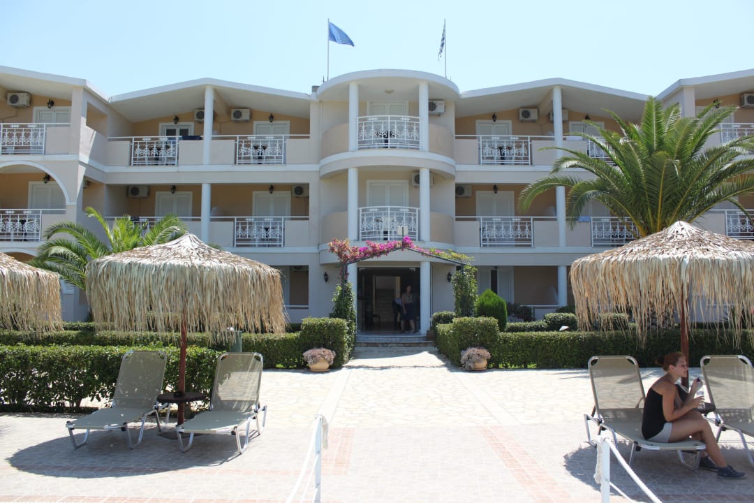 Widok od frontu Studios Pahnis