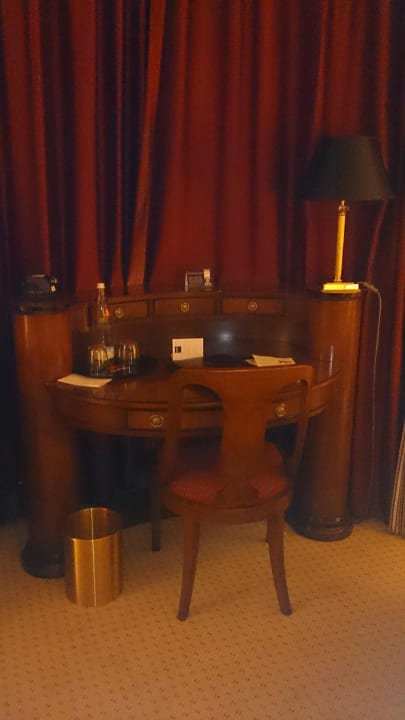 Schreibtisch - Zimmer 228 Parkhotel Bremen – ein Mitglied der Hommage Luxury Hotels Collection