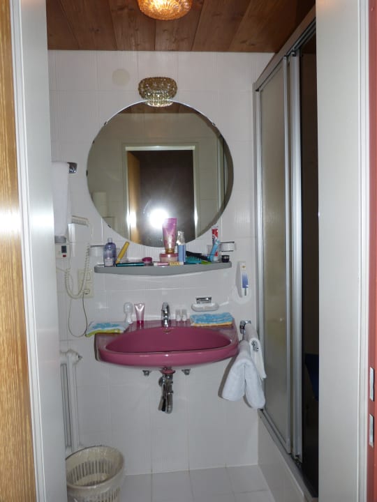 Waschbecken von Zimmer Nr. 50 Hotel Bavaria Garmisch Partenkirchen