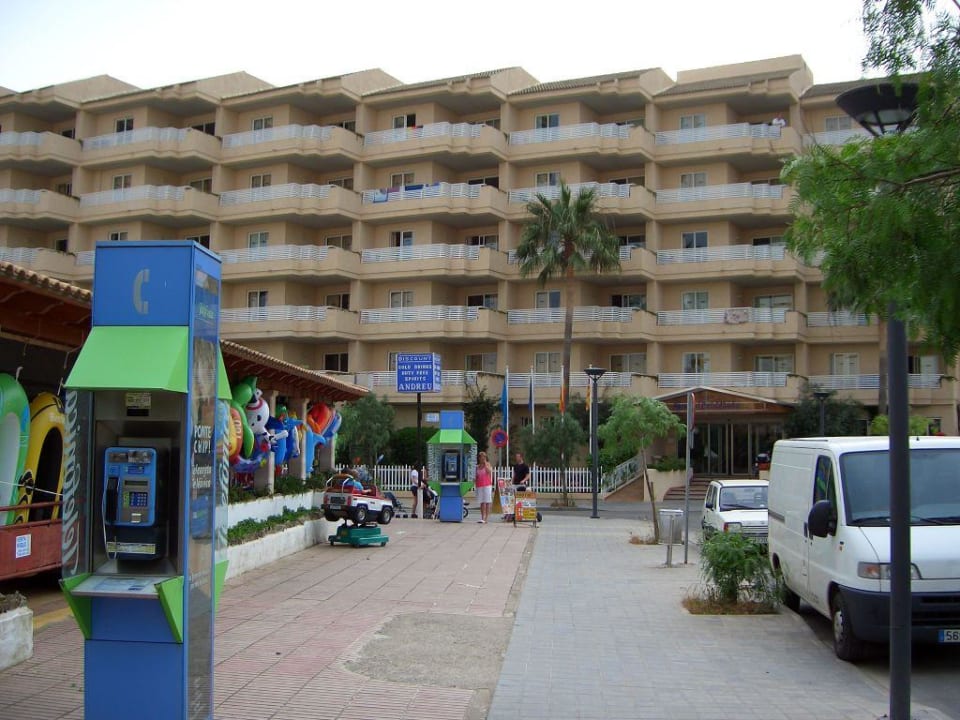Blick aufs Hotel Grupotel Port d'Alcudia