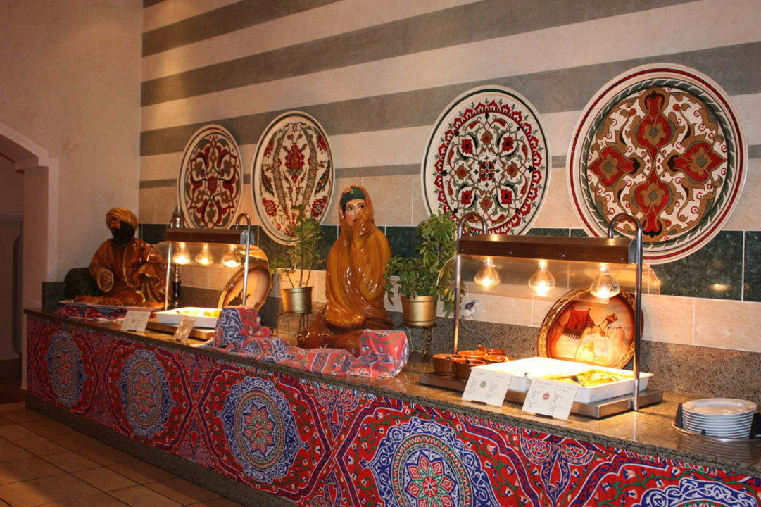 Ägyptisches Buffet im Hauptrestaurant TUI MAGIC LIFE Kalawy