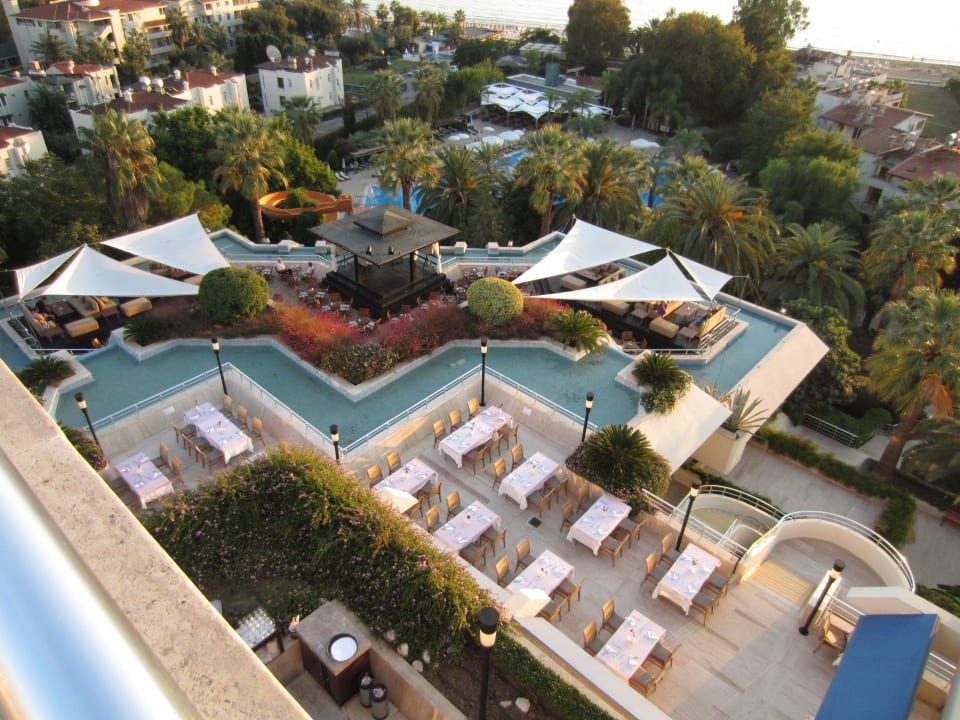 Von der oberer Etage auf das Restaurant Side Star Elegance