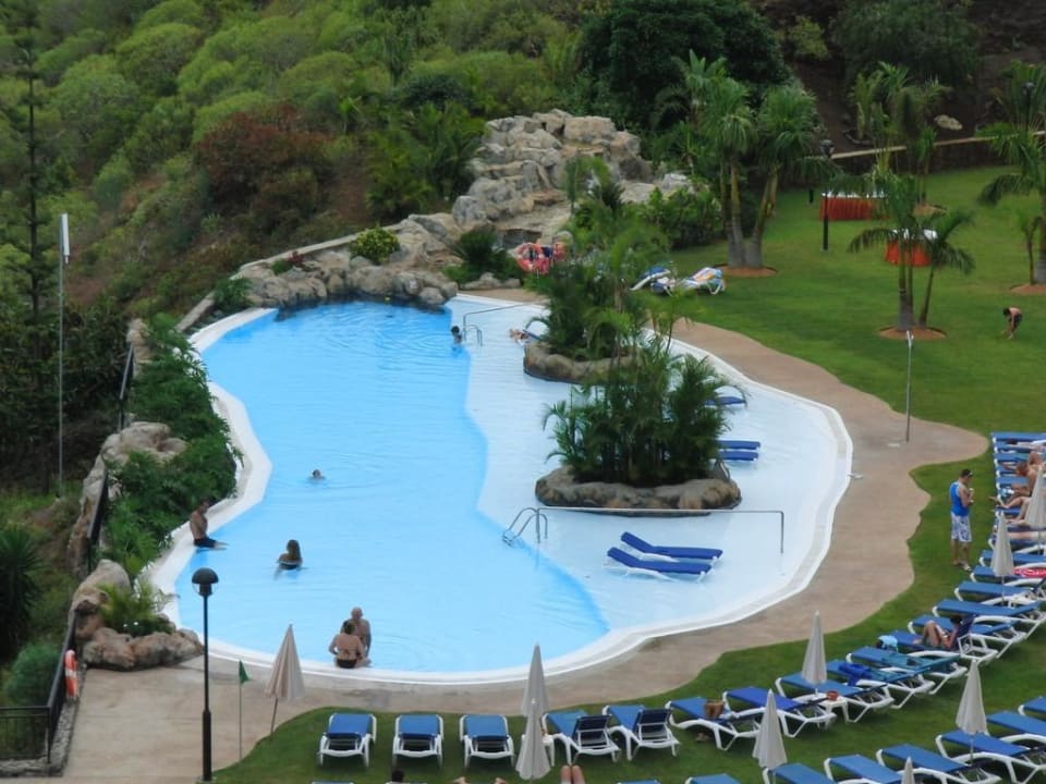 Pool direkt hinterm Hotel Hotel Las Aguilas, Affiliated by Meliá