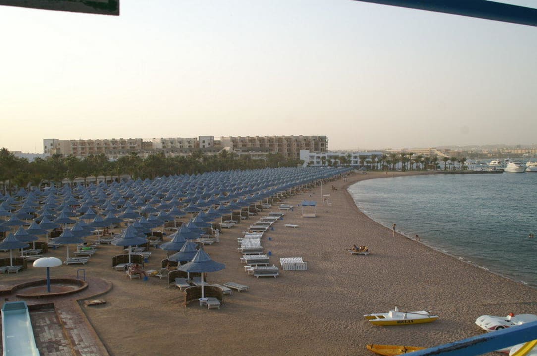 Strand am frühen Morgen The Grand Hotel Hurghada