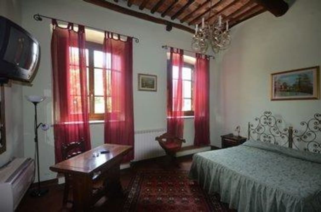 Camera matrimoniale nella Villa Storica Hotel Villa Rinascimento