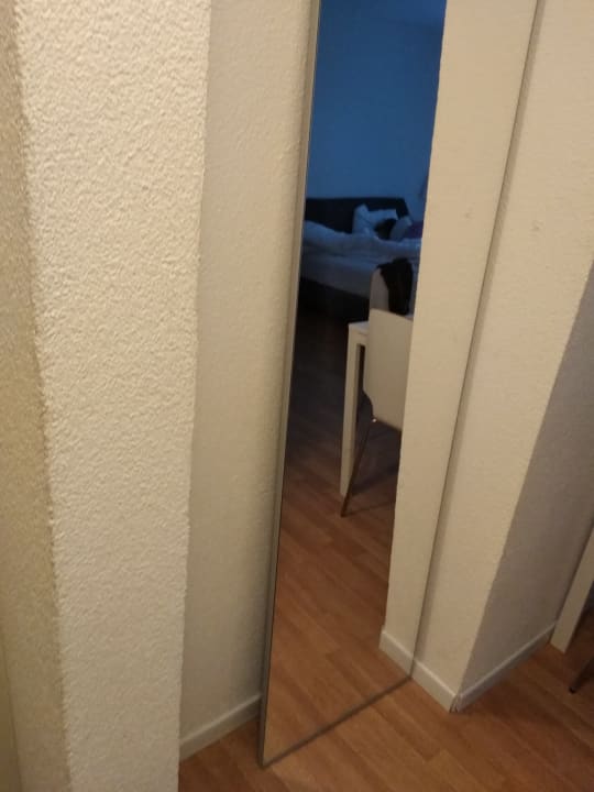 Zimmer rent-a-home Delsbergerallee