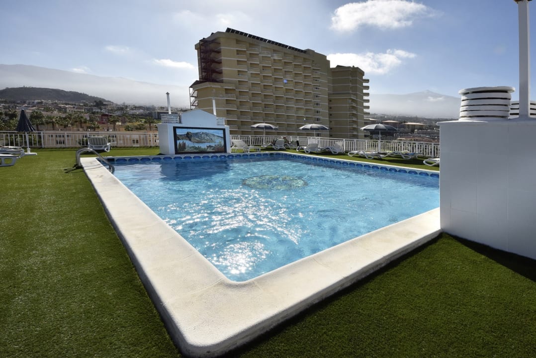 Pool Skyview Hotel